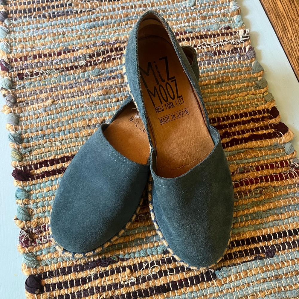 Miz Mooz Carmena Women’s Slip On’s | size 38 (7.5 in US)